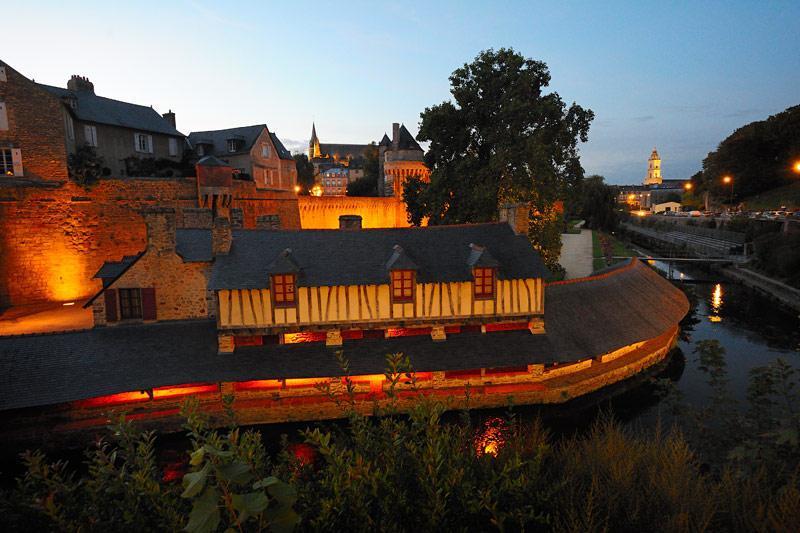 T2 Parking A Reserver Wi-Fi 10' A Pied Du Port Vannes Buitenkant foto