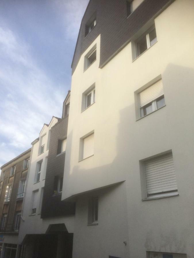 T2 Parking A Reserver Wi-Fi 10' A Pied Du Port Vannes Buitenkant foto